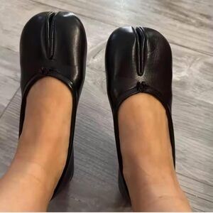 TABI Chic Black Women's Leather Flats